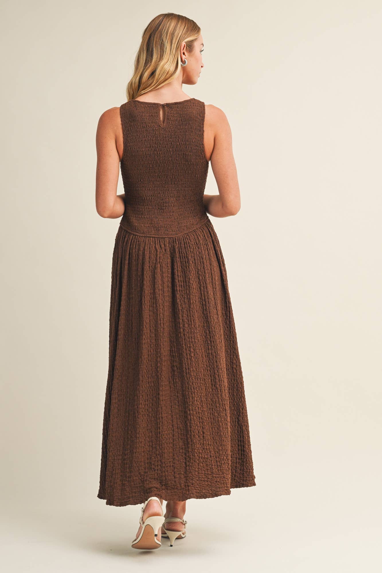 BROWN SMOCKED SLEEVELESS DRESS