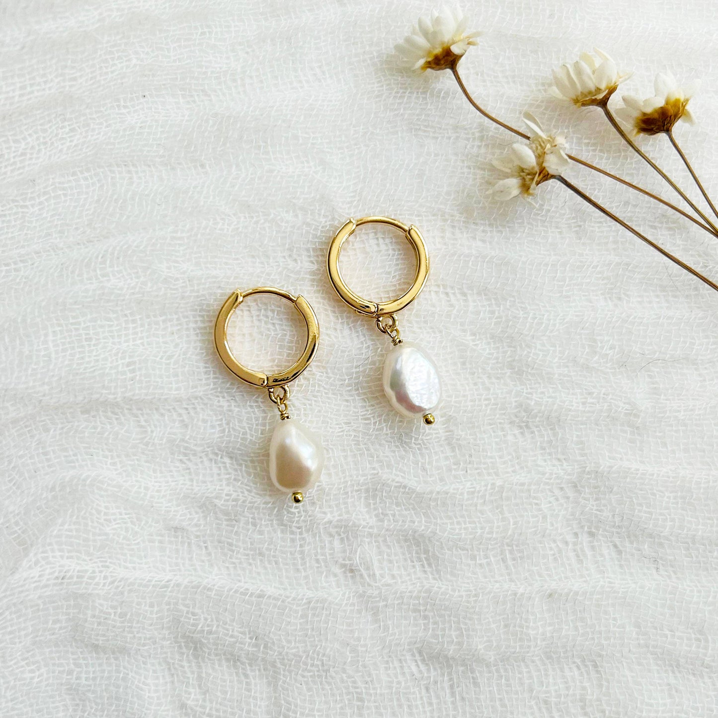 PEARL HOOPS