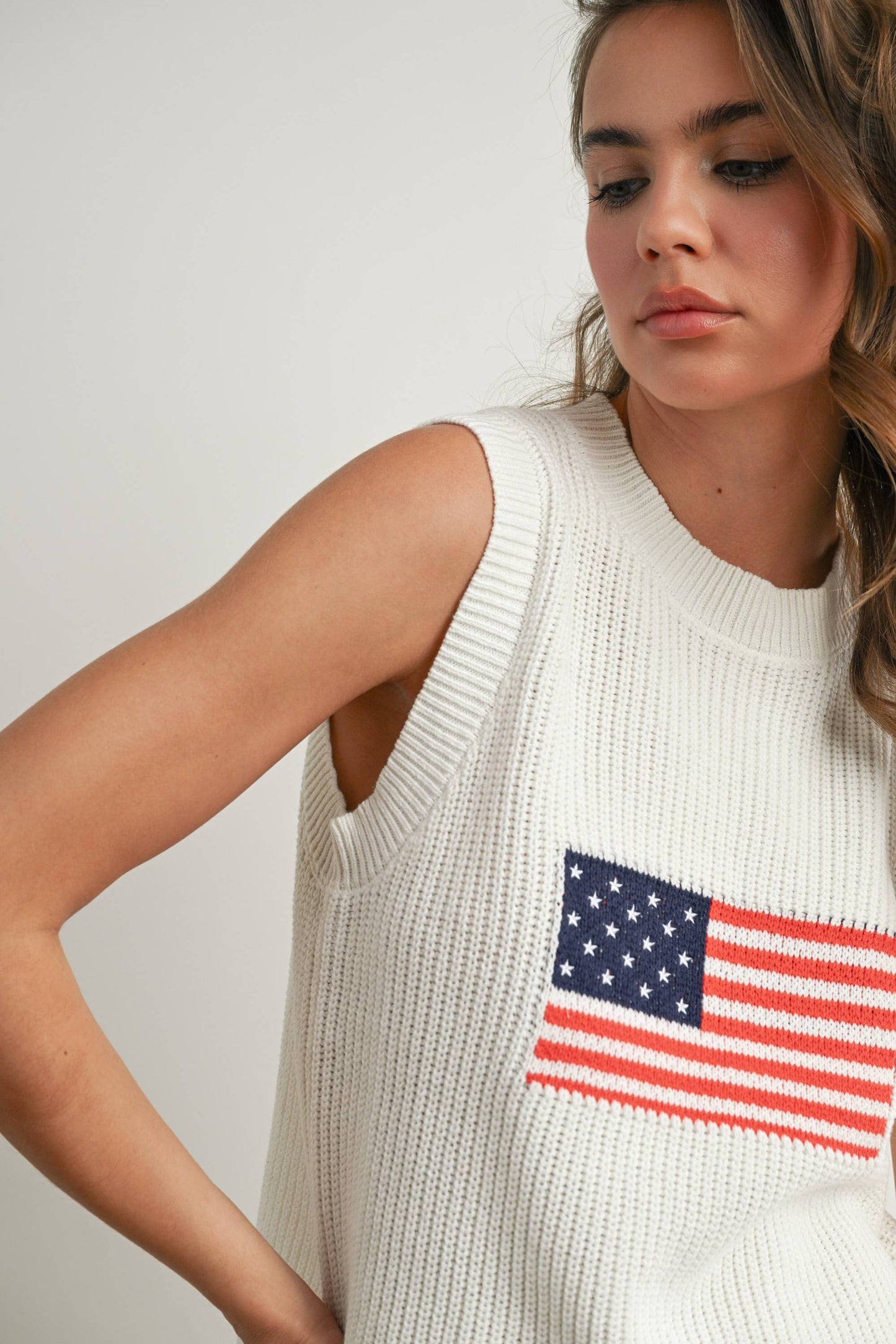 USA SLEEVELESS SWEATER