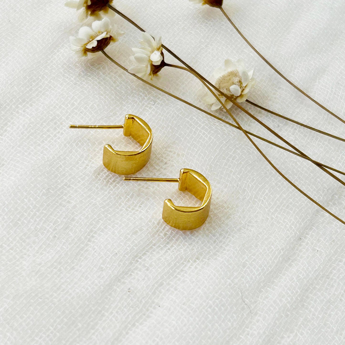 MINI GOLD HALF HOOPS